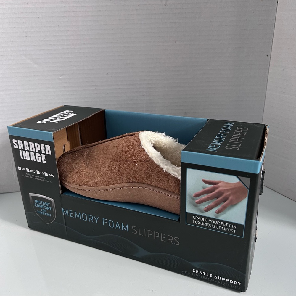 SHARPER IMAGE UNISEX MEMORY FOAM SLIPPERS SIZE Small MENS 5-6 LADIES 6-7 TAN